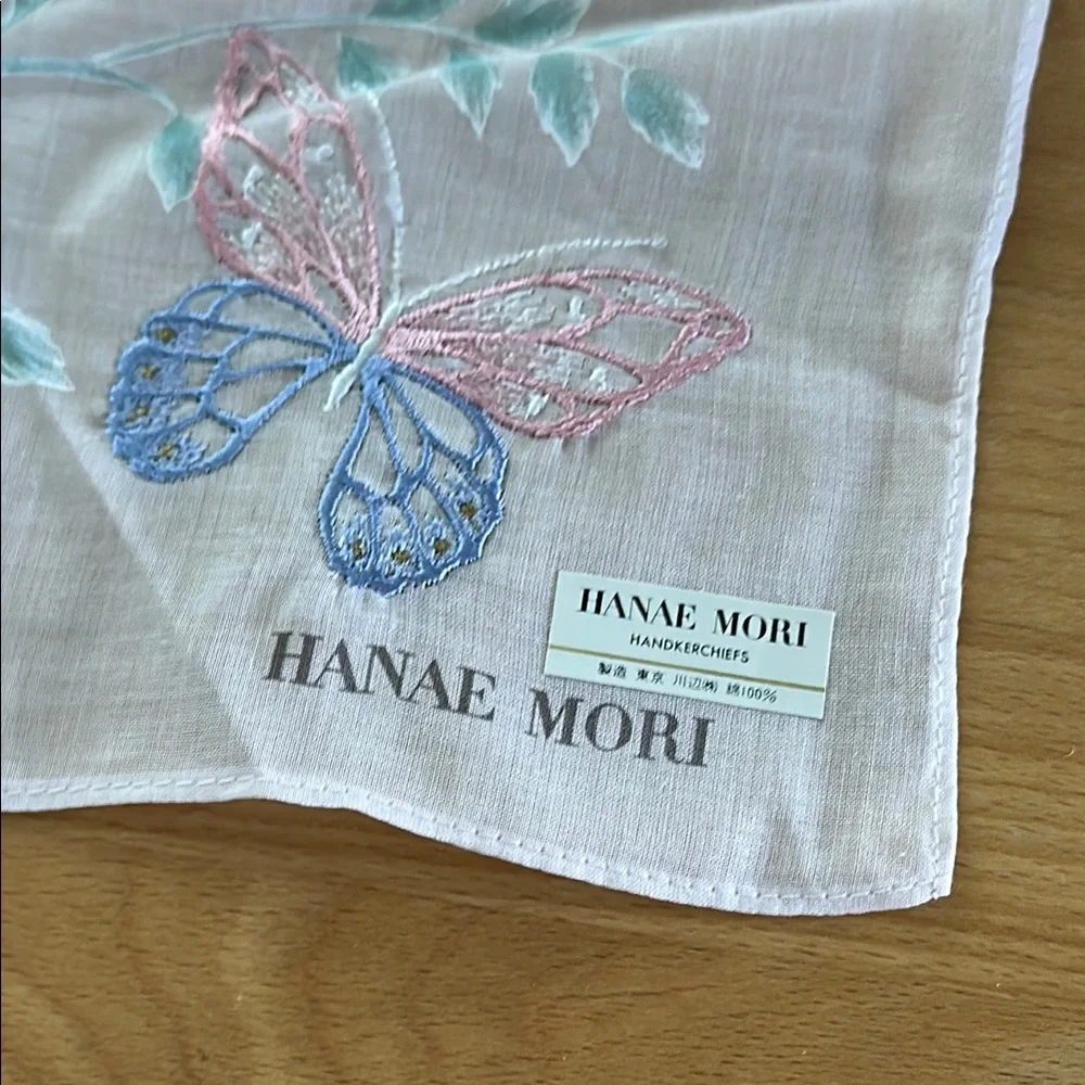 N/A elegant handkerchief